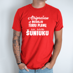 raudona-vyriski-marskineliai-turiu-planu-su-suniuku