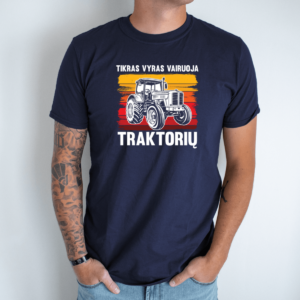 tamsiai-melyna-unisex-marskineliai-su-spauda-traktorius